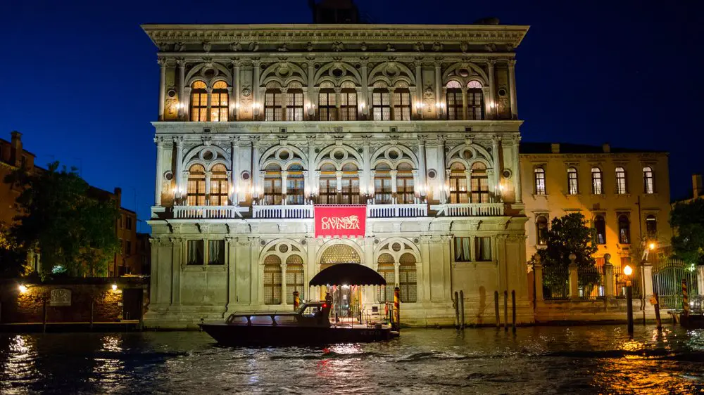 facts on gambling - First casino Casino di Venezia 1638